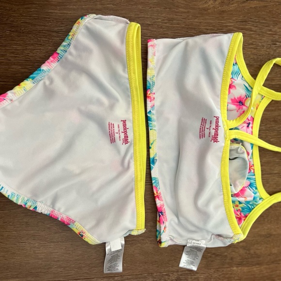 Swimsuits - Picture 2 of 4